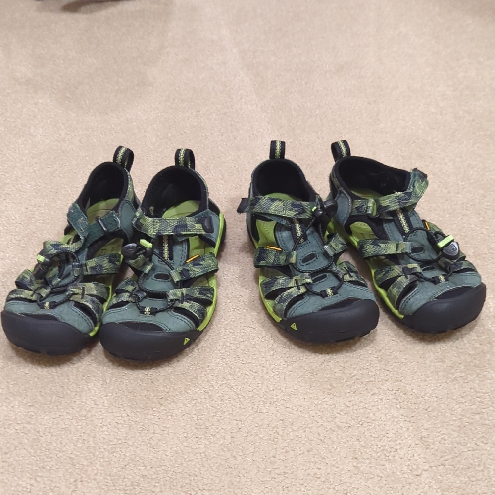 Keen Kids Green and Black Water Shoes